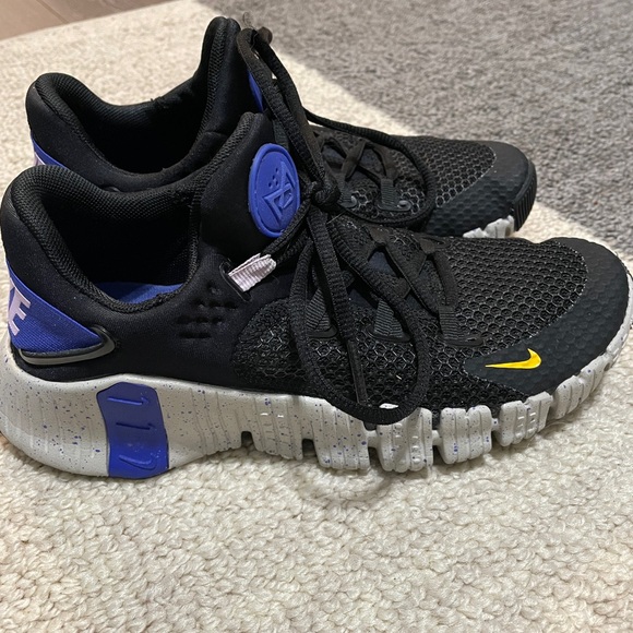 Nike Free Metcon 4 | 6W - Picture 2 of 7
